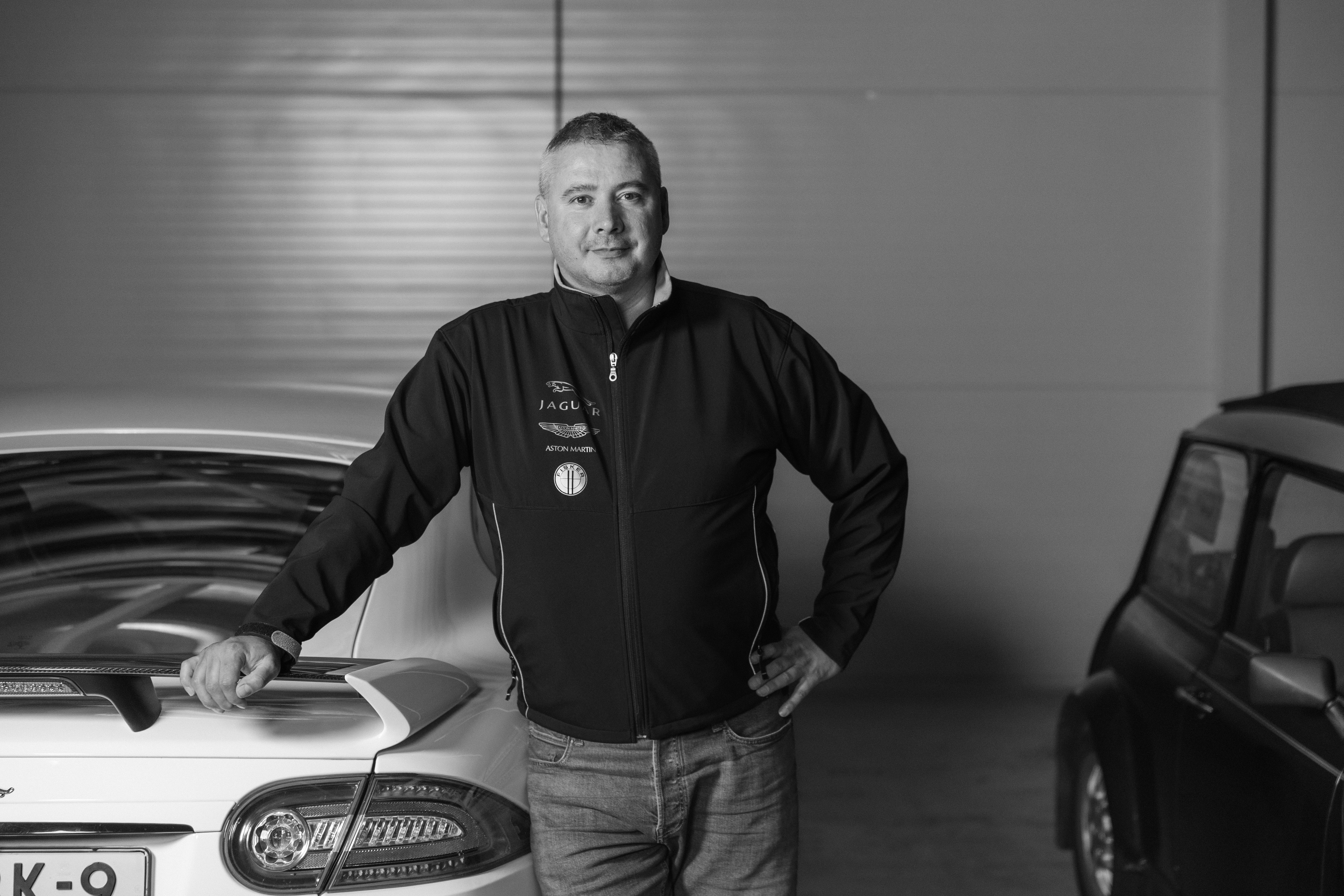 John—specialist in klassieke auto-onderdelen met 25+ jaar ervaring als partsmanager